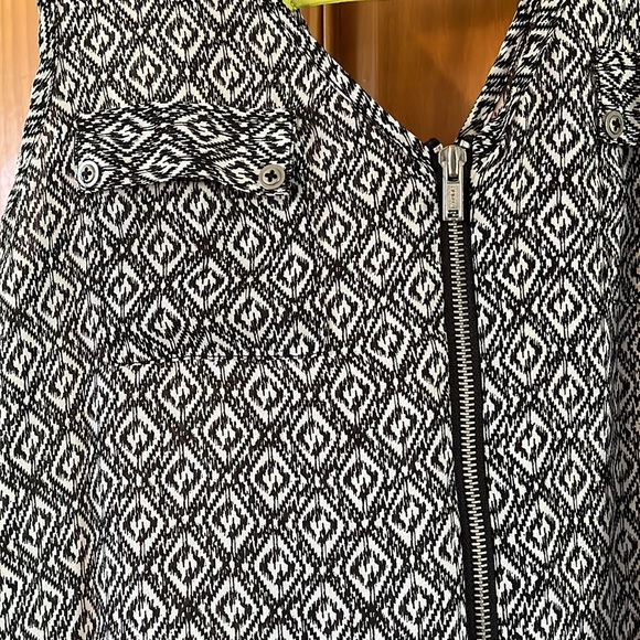 Flowy Buckle Tank Top - Picture 2 of 6